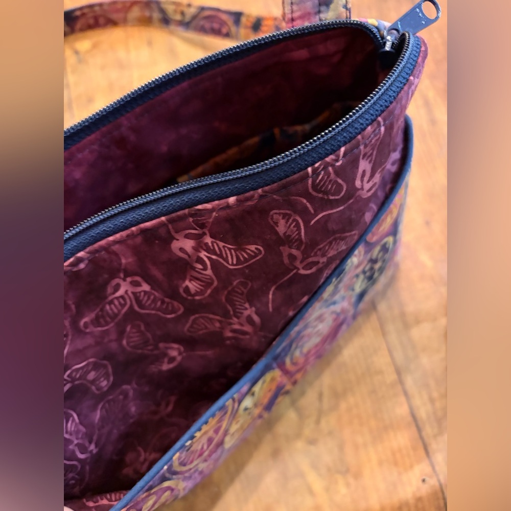 Handmade Batik Woman’s Bag - Picture 3 of 9